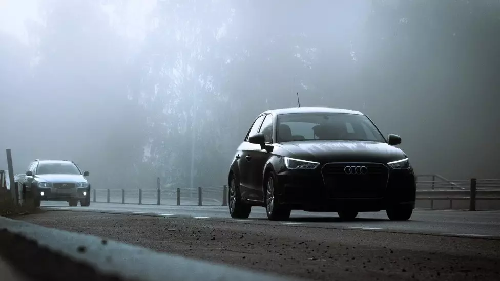 Сильный туман парализовал движение на ключевых трассах Казахстана