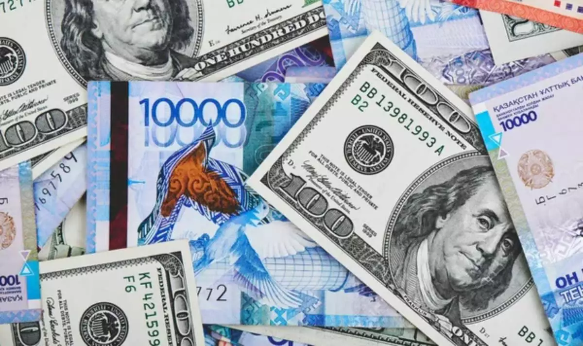 Қазақстанда доллар бағамы 490 теңгеден төмен түсті