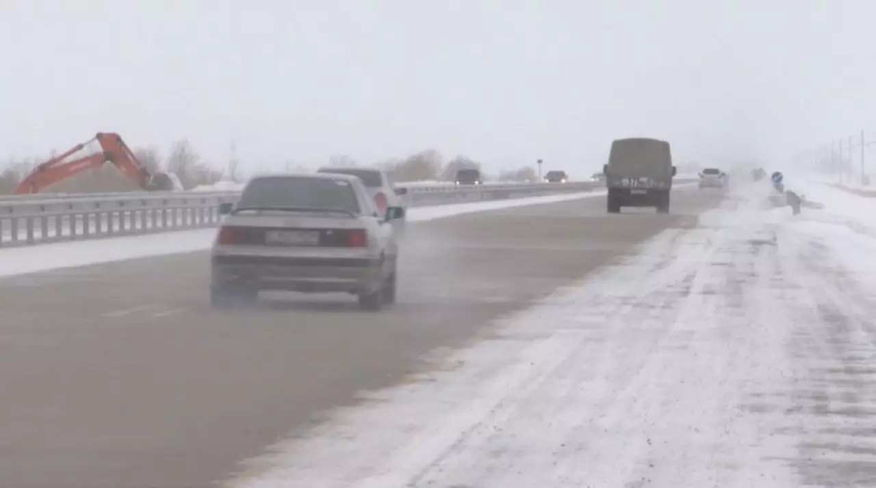 Трассы закрыты в ряде регионов Казахстана