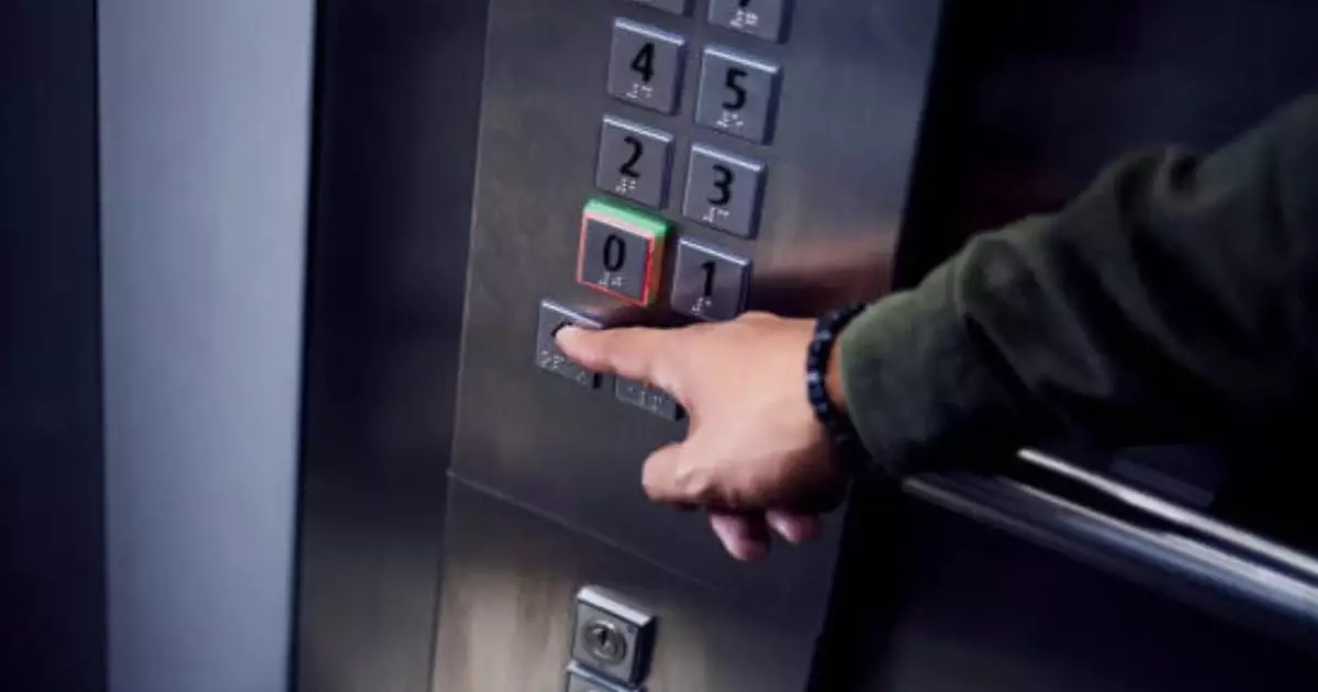  Астанада ер адам лифтте кәмелетке толмаған қызға тиіскен 