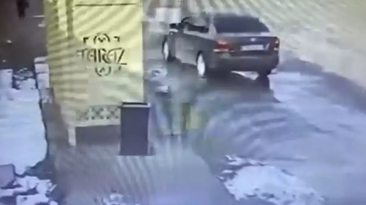 В Таразе двое мужчин пытались похитить ребенка средь бела дня