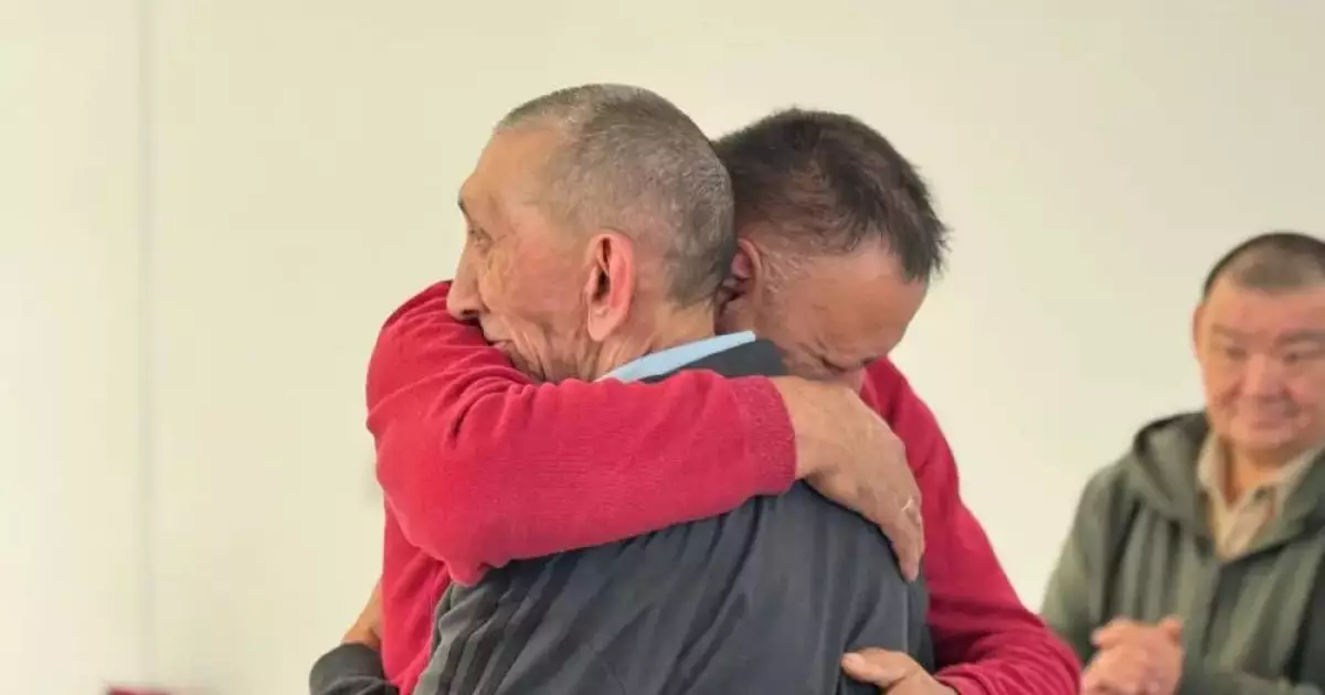  `Спустя 54 года`. Два родных брата впервые встретились в Уральске 