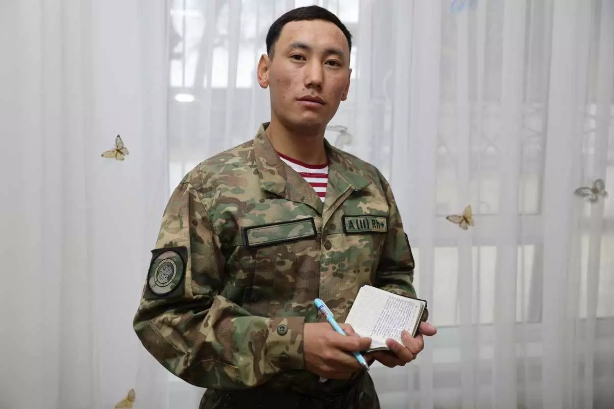 Военнослужащий Нацгвардии пишет стихи о бойцах и патриотизме