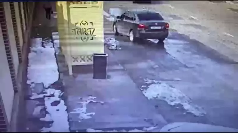 Похищение школьницы попало на видео в Таразе