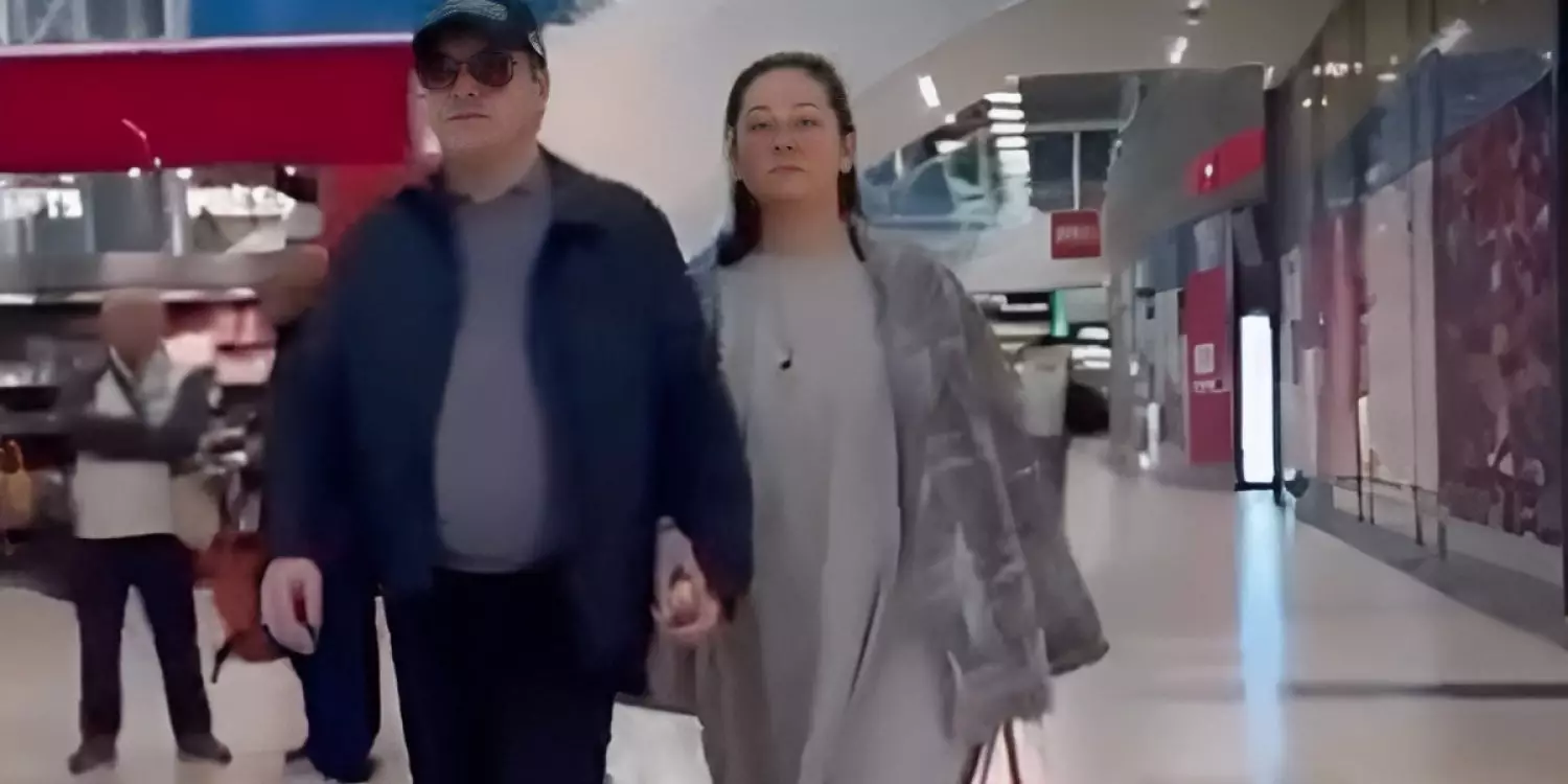 "Тағы да жүкті": Тұрсынбек Қабатов екінші әйелімен көзге түсті