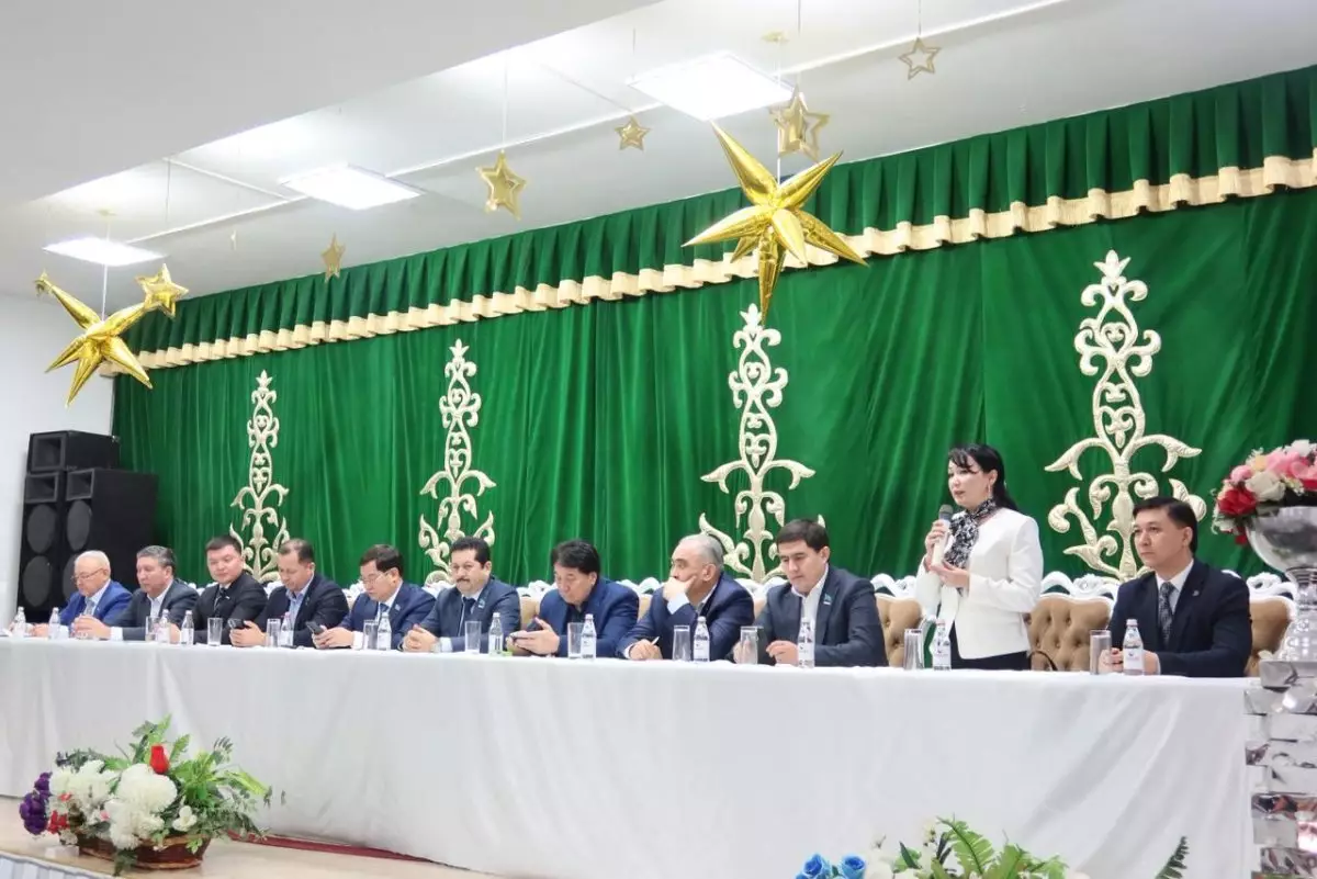 Референдум-2026: в Шымкенте члены коалиции провели открытый диалог с жителями