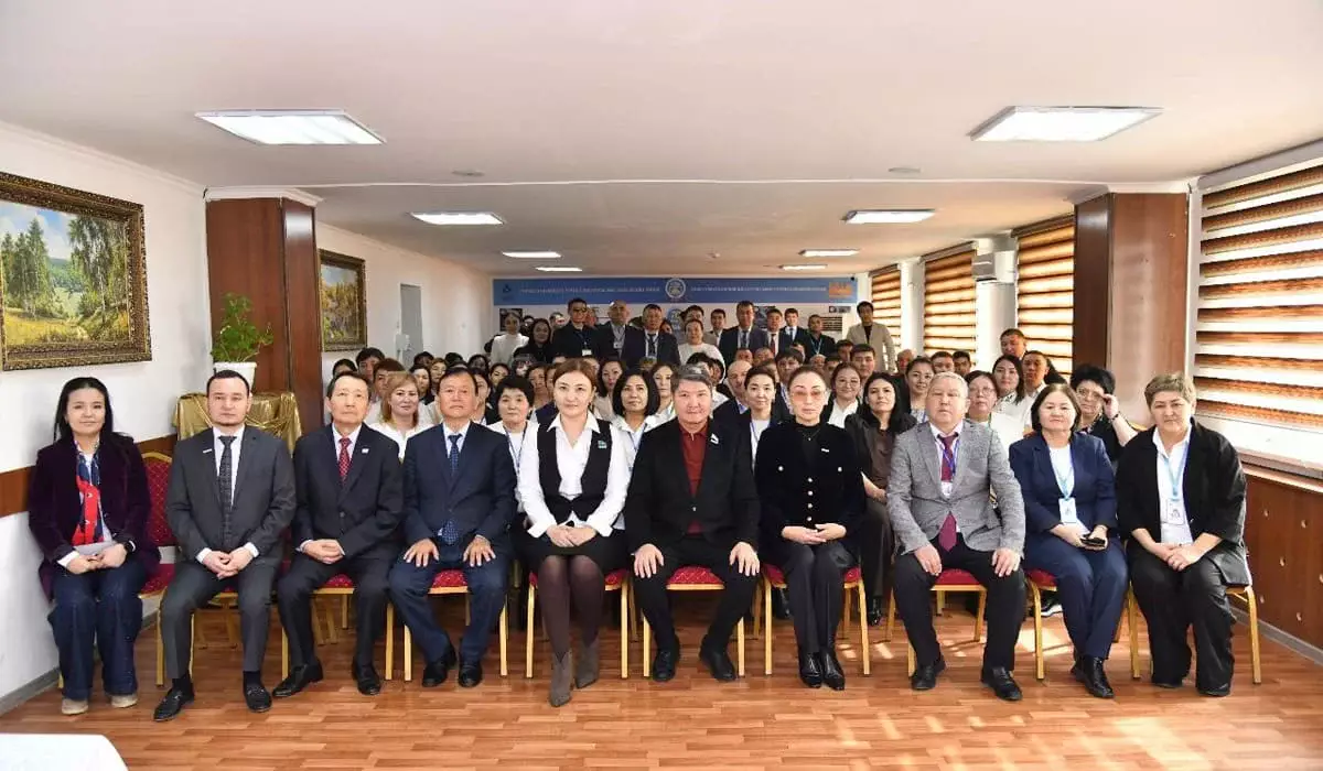 Открытый диалог с трудовыми коллективами: в Шымкенте обсудили проект Конституции