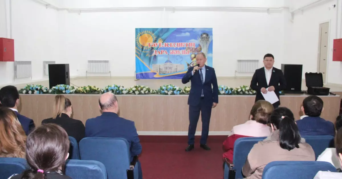   Шымкенттегі еңбек ұжымдары Ата Заң жобасын талқыға салды   