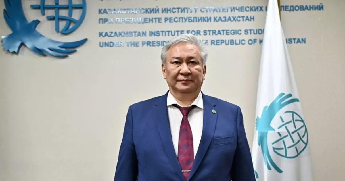  Жаңа Ата Заң жобасында адам құқықтарының конституциялық кепілдіктерін кеңейту ұсынылған – Марат Жұмағұлов 