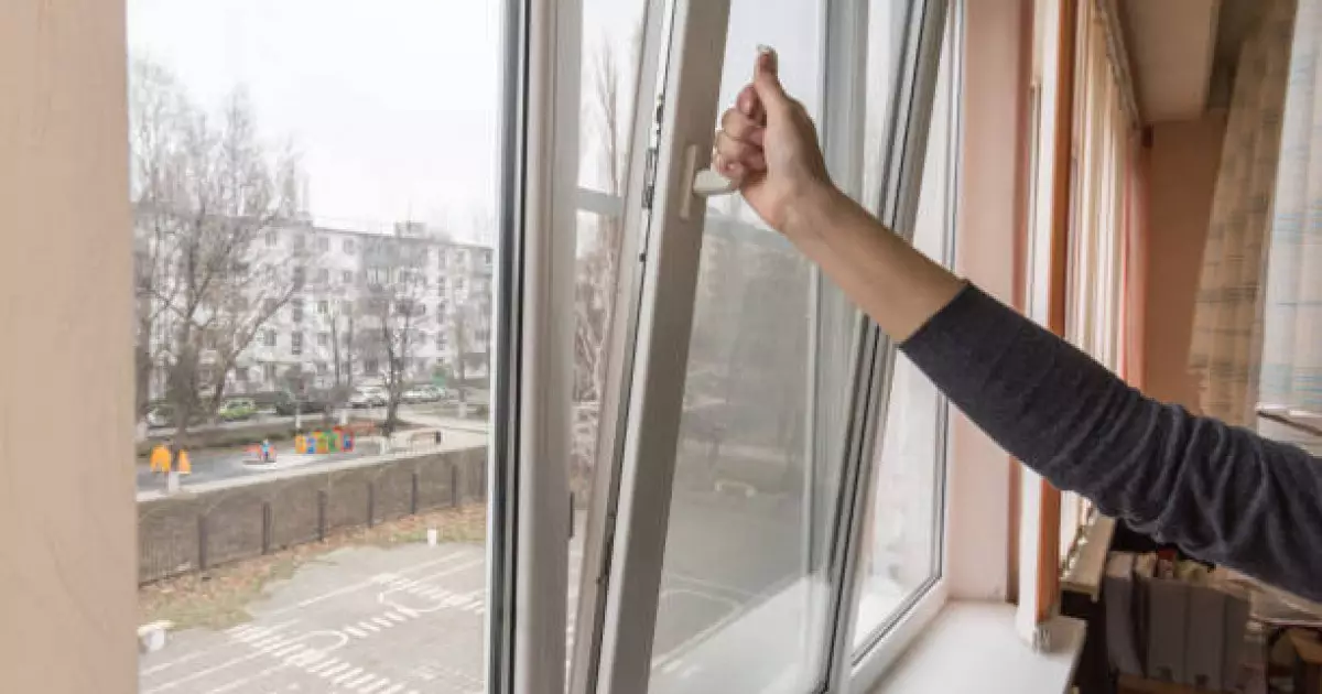  Петропавл мектептерінің бірінде оқушы терезеден құлап кетті 