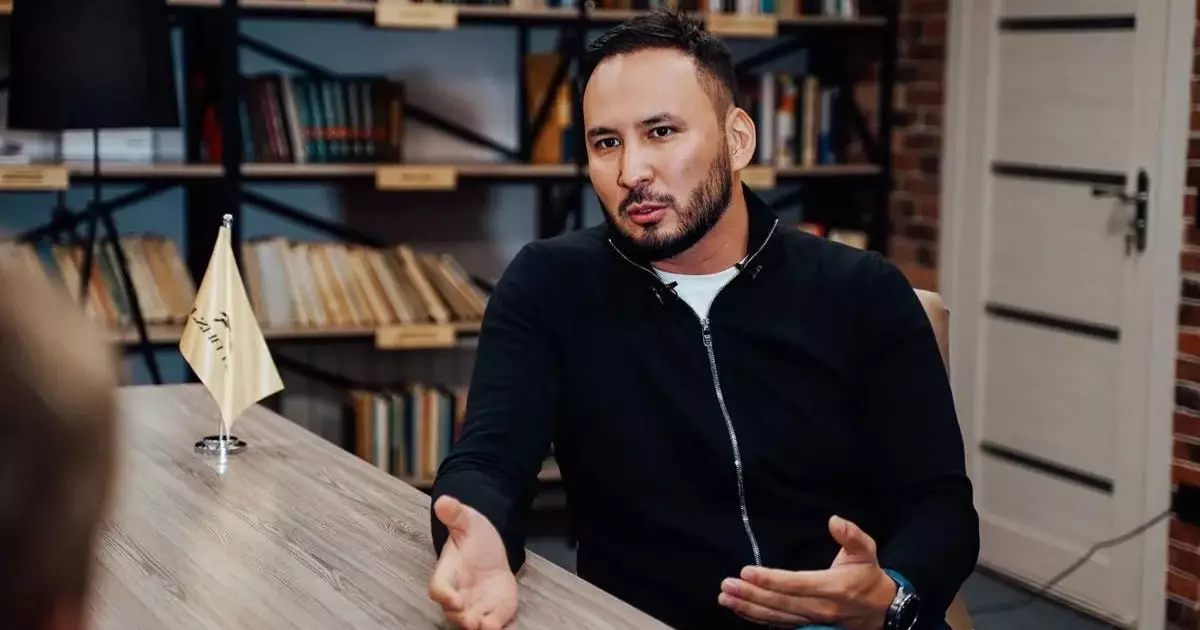  `Конституциясын жазғанда Қазақстан сияқты бүкіл халықпен ақылдасқан елді көрген жоқпын` – депутат 