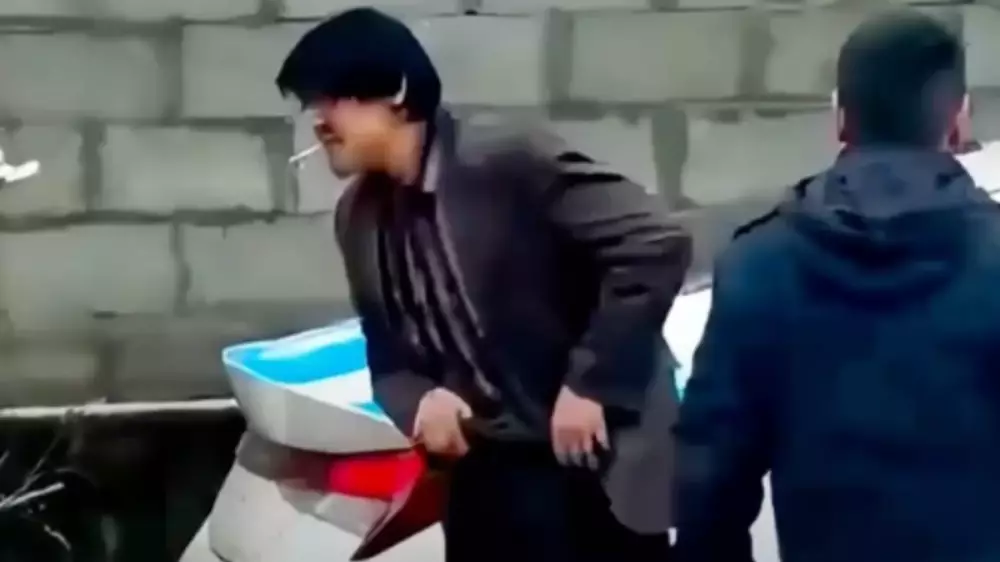 Видео с Ерболатом Кудайбергеном возле наркологии прокомментировали в полиции Алматы