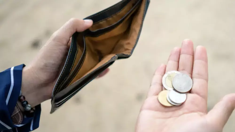 Сын Болата Назарбаева снова хочет обанкротиться: сколько он должен