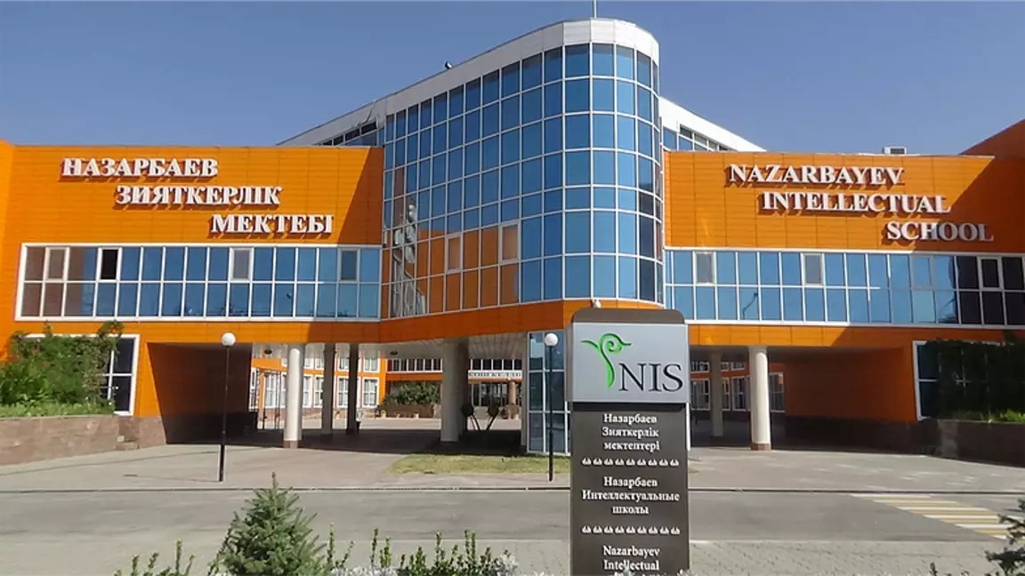 Петропавлда НЗМ-нің жоғары сынып оқушысы үшінші қабаттан құлап кетті