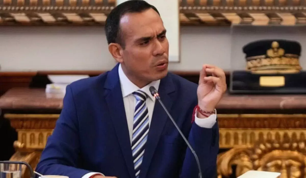 Президента Перу отстранили от должности