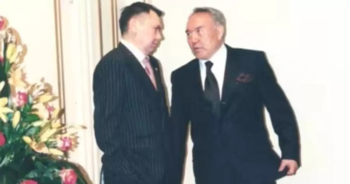  `Рахат Әлиев қайын атасы Назарбаевты биліктен кетірмек болған` – танымал саясаткер 