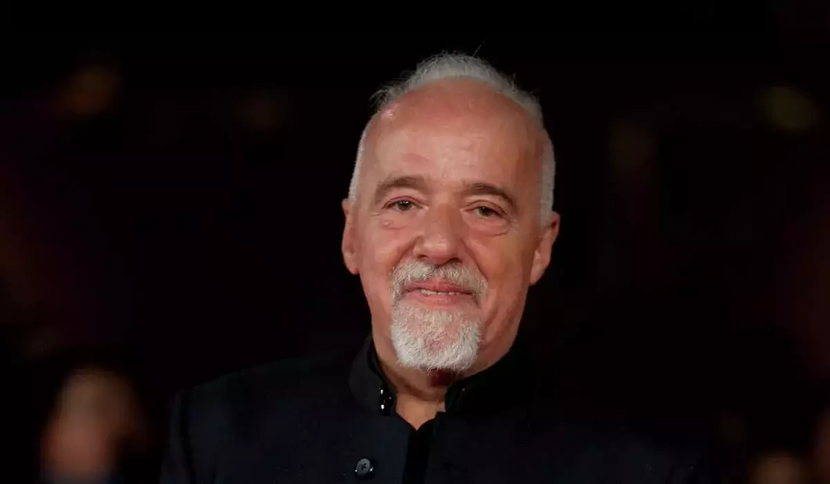 Автор бестселлера «Алхимик» Пауло Коэльо поделился фотографией из Казахстана