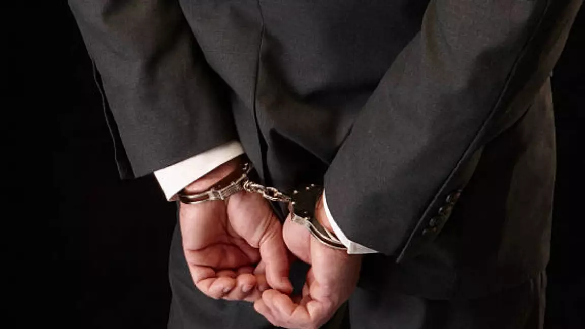 Ақтөбеде жоғары лауазымды прокурор ұсталды