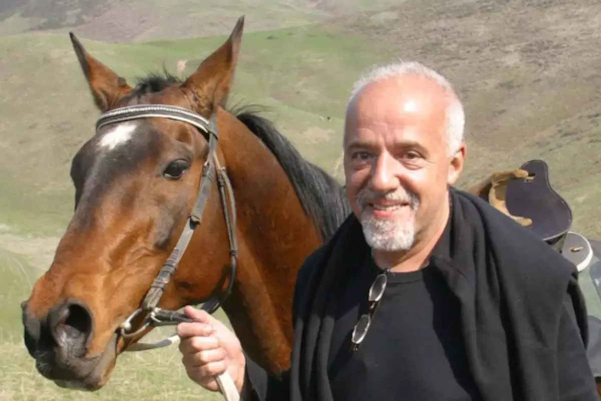 Пауло Коэльо выложил фото из Казахстана