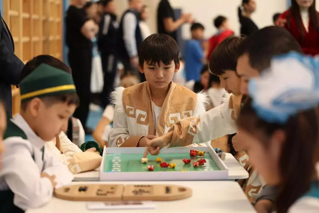 В Астане проходит Международный фестиваль детских игр тюркского мира