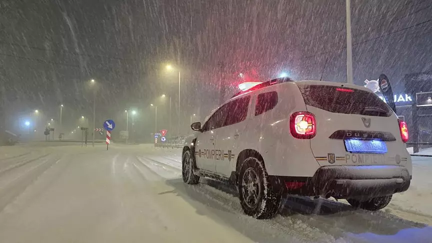 Сильный снегопад нарушил транспортное сообщение в Румынии