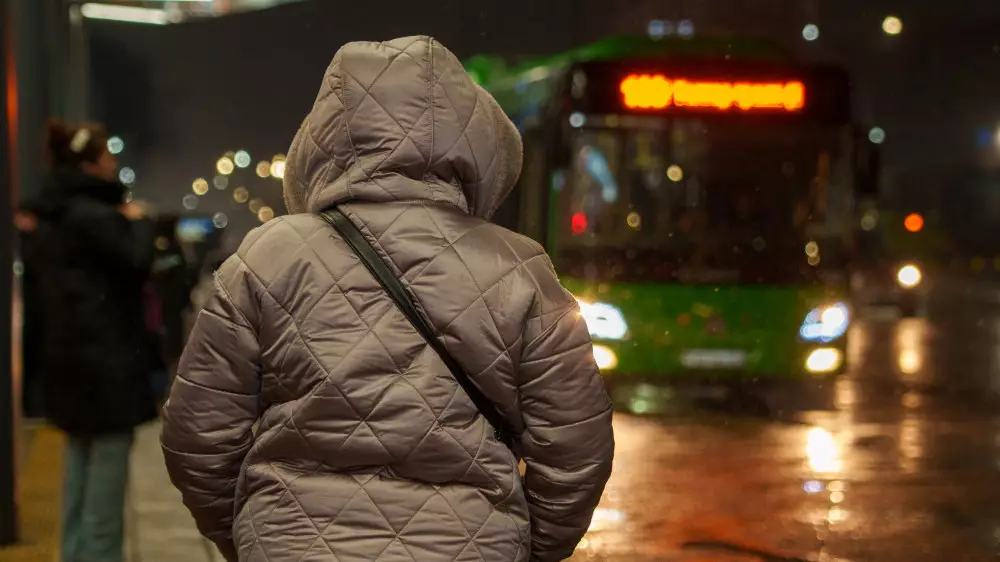 Водители без прав перевозили пассажиров в Алматы