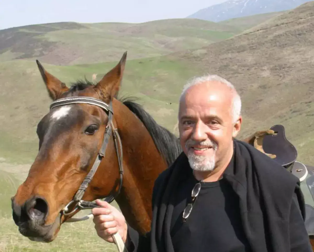 Казахи, перекличка! Пауло Коэльо поздравил страну с Годом Лошади - новости на Lada.kz 18.02.2026