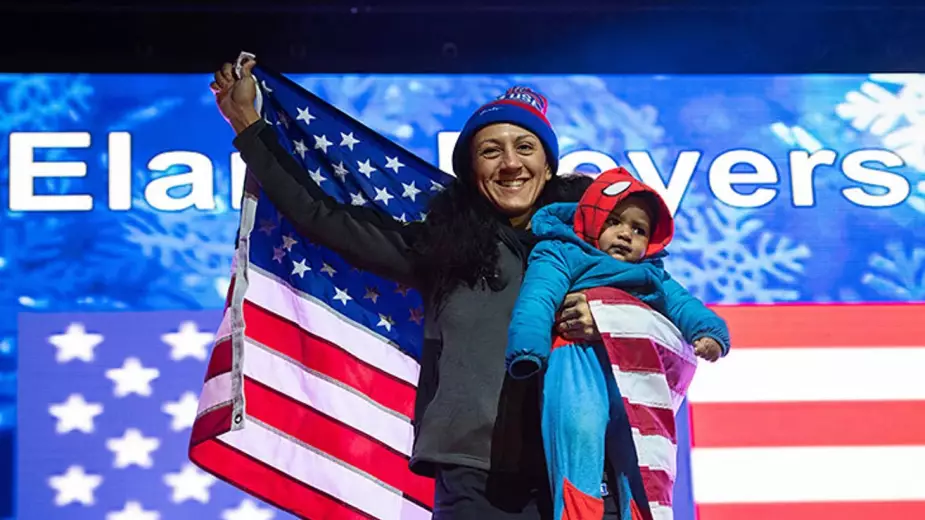 Трогательное с Олимпиады-2026 - американка выиграла золото и обняла глухого сына (ВИДЕО)