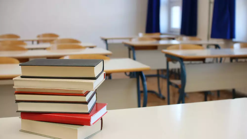 В Павлодарской области школьники и студенты колледжей перейдут на дистанционку