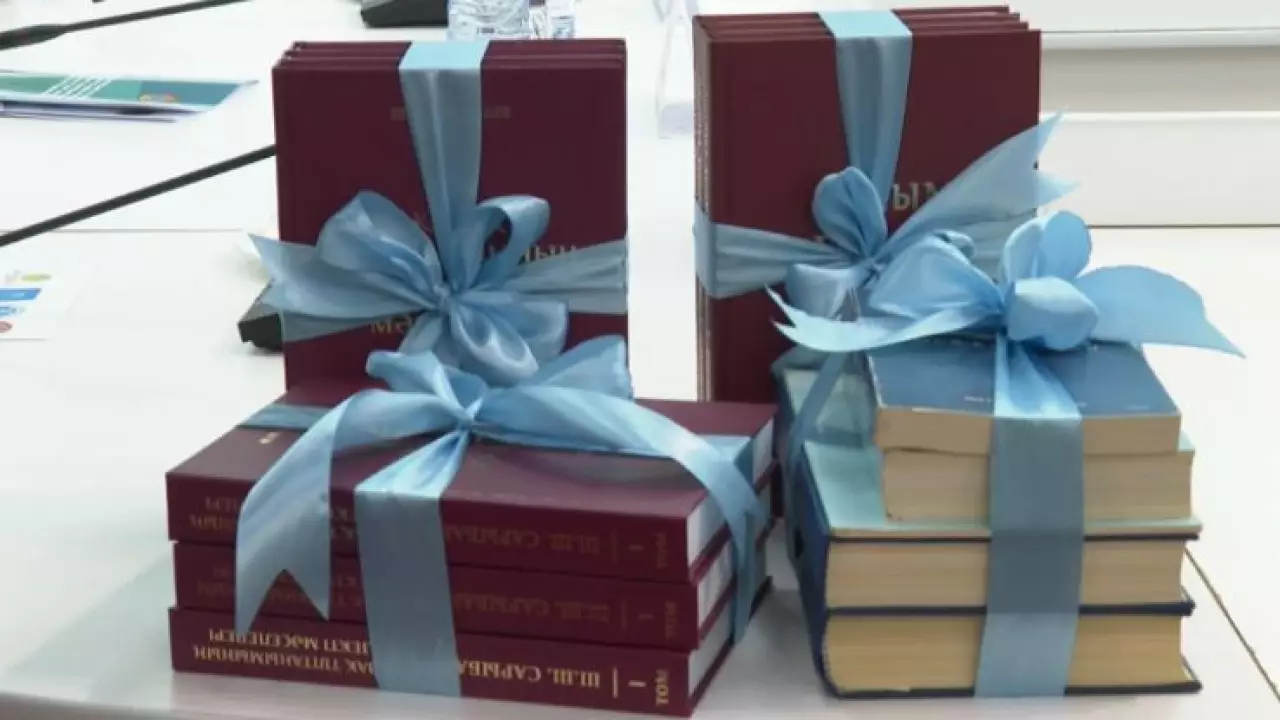 Сборники Шоры Сарыбаева презентовали в Астане