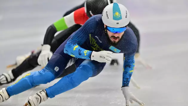 Знаменосец Казахстана вырвал путёвку в полуфинал Олимпиады-2026