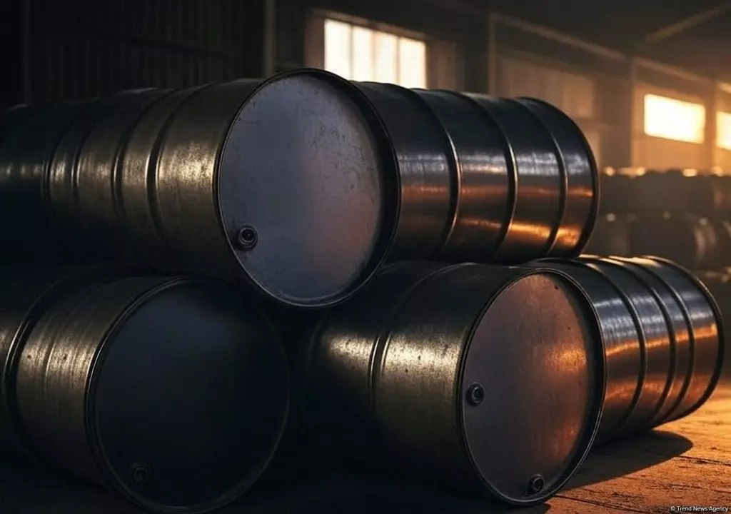 Азербайджан почти вчетверо увеличил импорт нефти и нефтепродуктов из Казахстана в 2025 году.