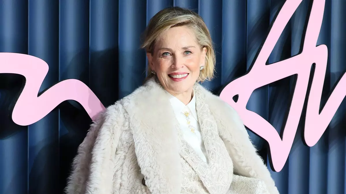 Шэрон Стоун в эмоциональном видео в Instagram раскритиковала двойные стандарты Голливуда в отношении обнаженного тела.