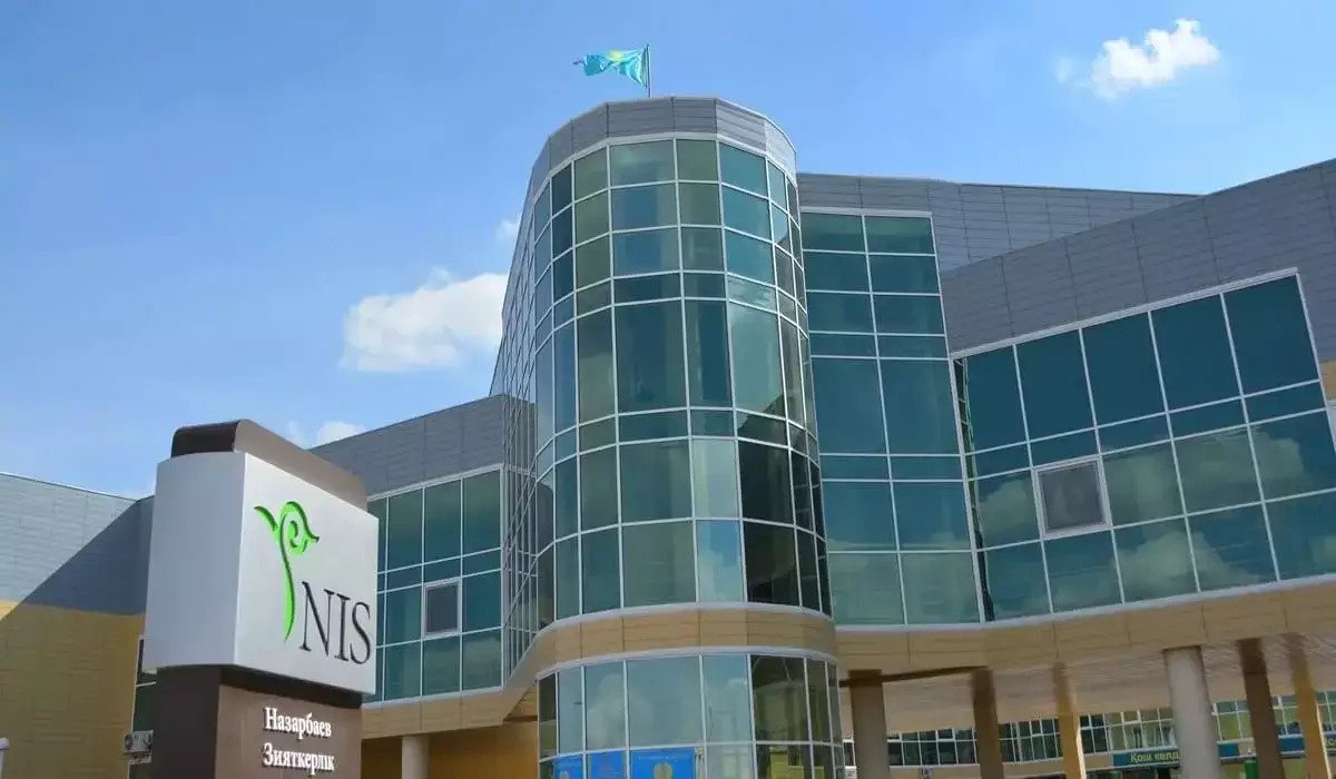 Шұғыл: Петропавлда оқушы зияткерлік мектептің үшінші қабатынан құлап кеткен