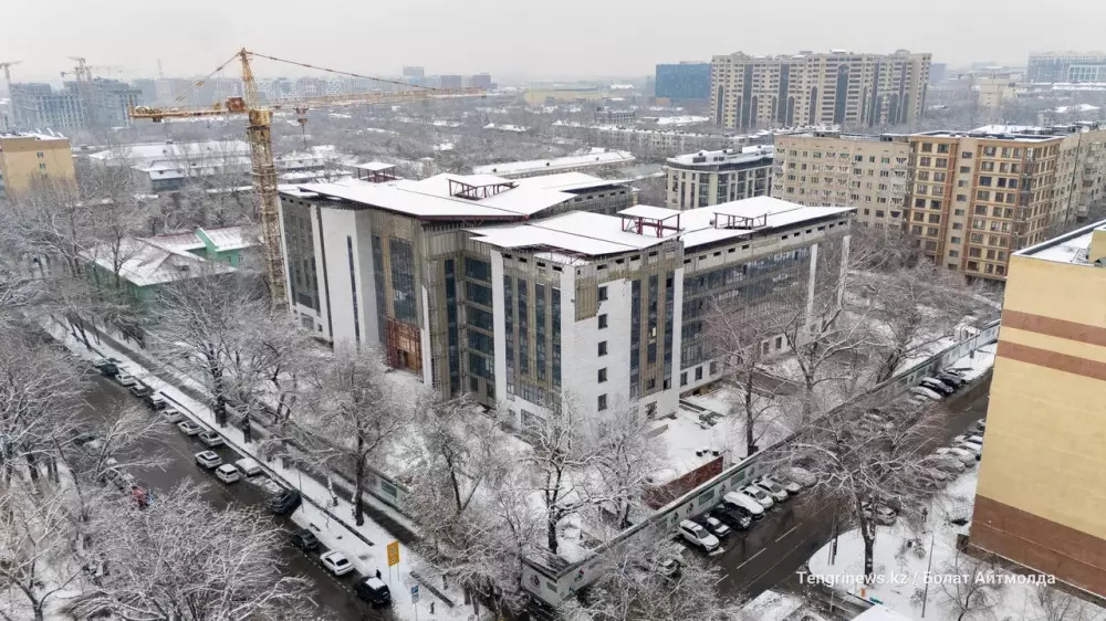 Почему в Алматы восьмой год не могут достроить здание суда и при чём тут отель Сатыбалды