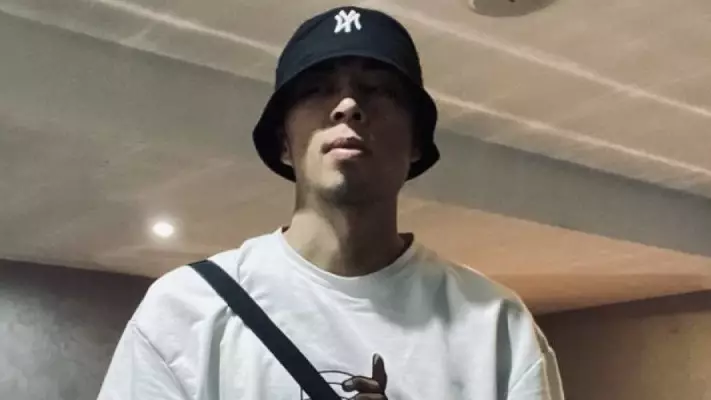 Рэпера Qarakesek принудительно доставят в суд за неявку