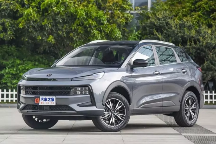 JAC JS6 в Казахстане подешевел до 9,59 млн тенге