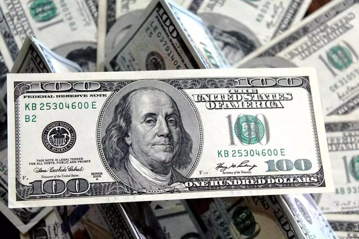 Что происходит с долларом в Казахстане