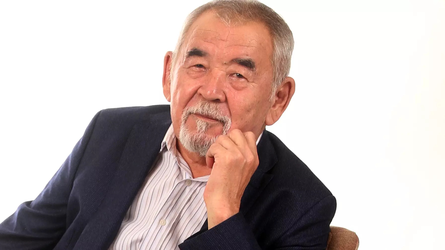 Ақын Жүрсін Ерман ерекше атақтың иесі атанды