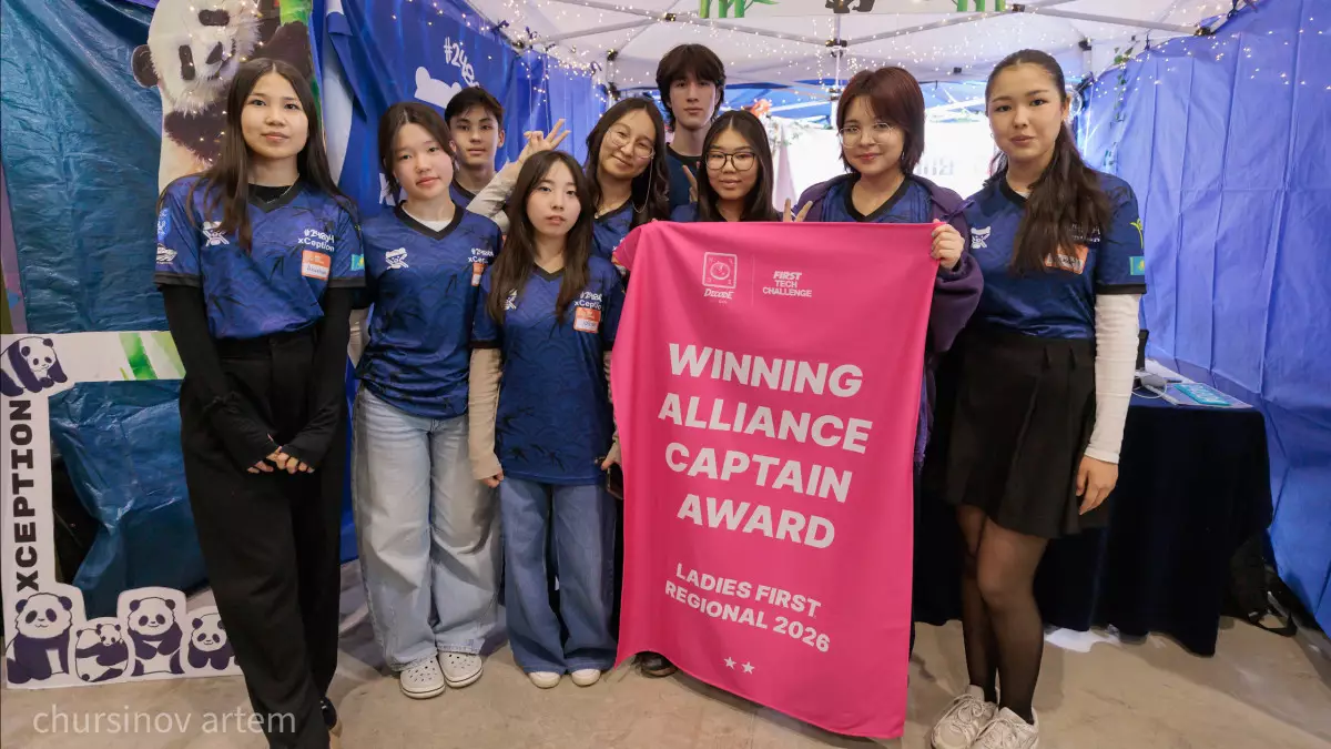 Розовый флаг победы: как девушки-робототехники создали команду в Астане