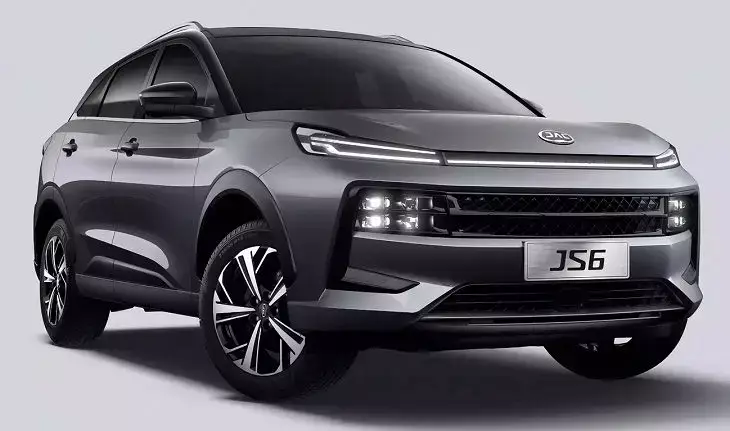 Новый кроссовер JAC JS6 в Казахстане стоит на 1,5 млн рублей дешевле, чем в России.