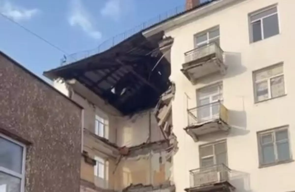 Подъезд рухнул в жилом доме Балхаша (ВИДЕО)