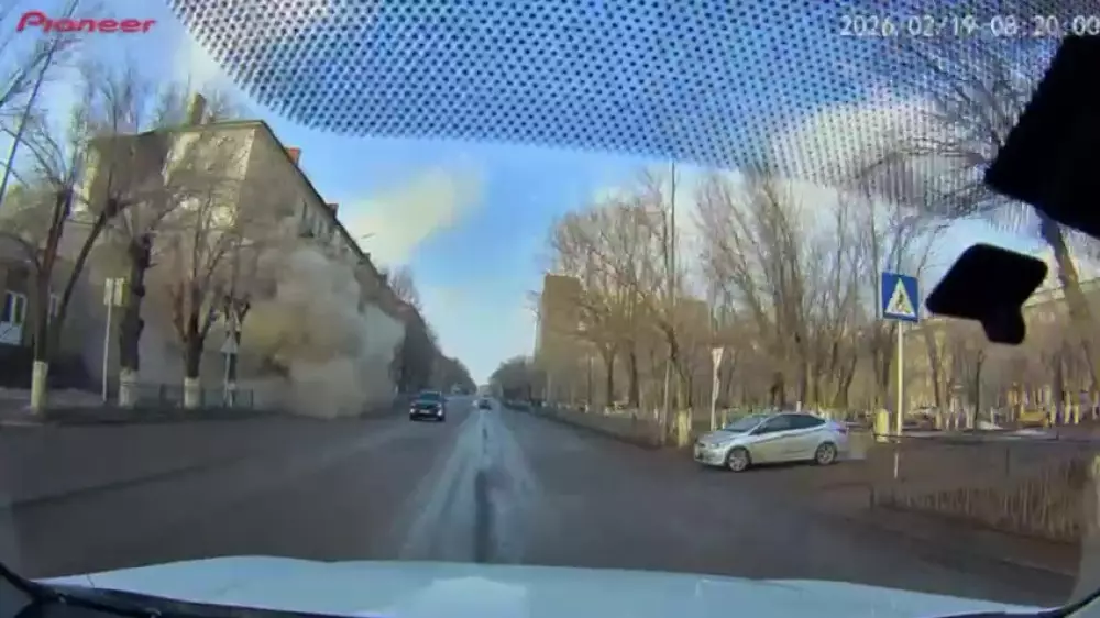 Момент обрушения части жилого дома в Балхаше попал на видео