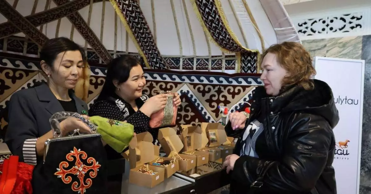  Жезқазған әуежайында «Бір ауыл – бір өнім» жобасының алаңы ашылды 