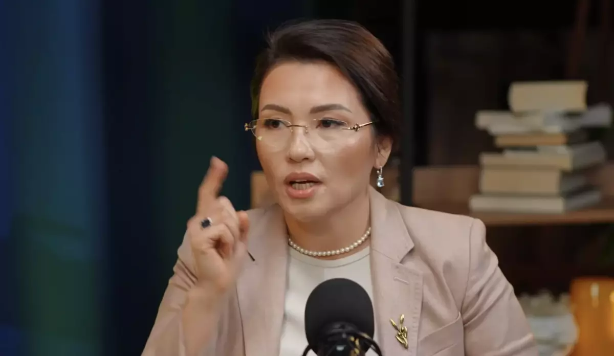 «Қымбат іш киім ки, күйеуіңді аяма»: Танымал ментор әйелдерді сынады (ВИДЕО)