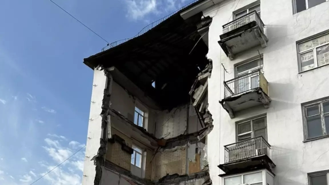 Балқашта тұрғын үйдің бір бөлігі опырылып түсті