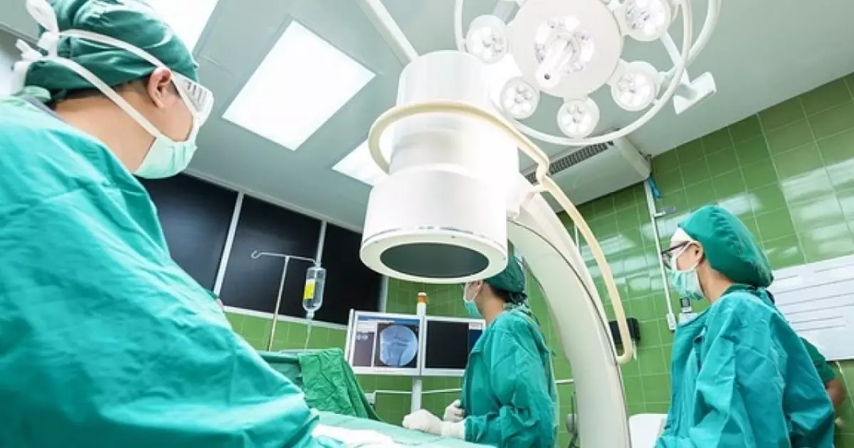  Күйік шалған кішкентай қызға 11 ота жасалған 