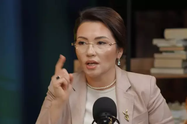 «Қымбат іш киім ки, күйеуіңді аяма»: Танымал ментор әйелдерді сынады