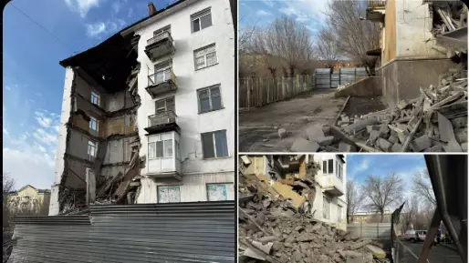 Балқашта көпқабатты үйдің бір подъезі түгелдей опырылып құлады