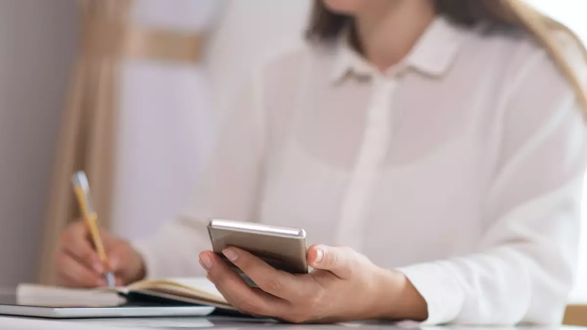 Телеграм-канал "Уральская неделя" наказали за проведение опроса о референдуме